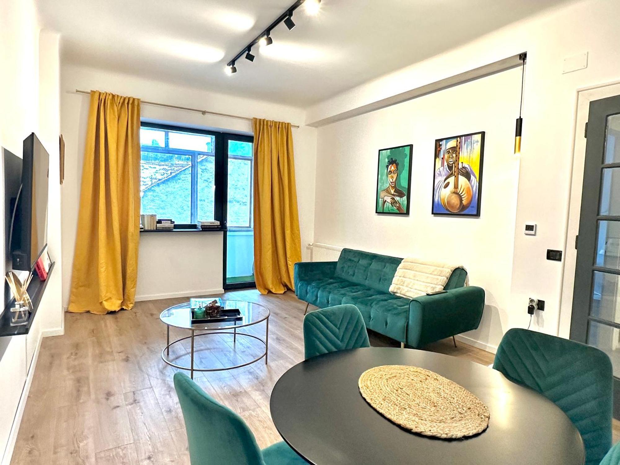 Peaceful Condo For Romantic Getaways Near Black Church - 3Min Walk Braşov Dış mekan fotoğraf